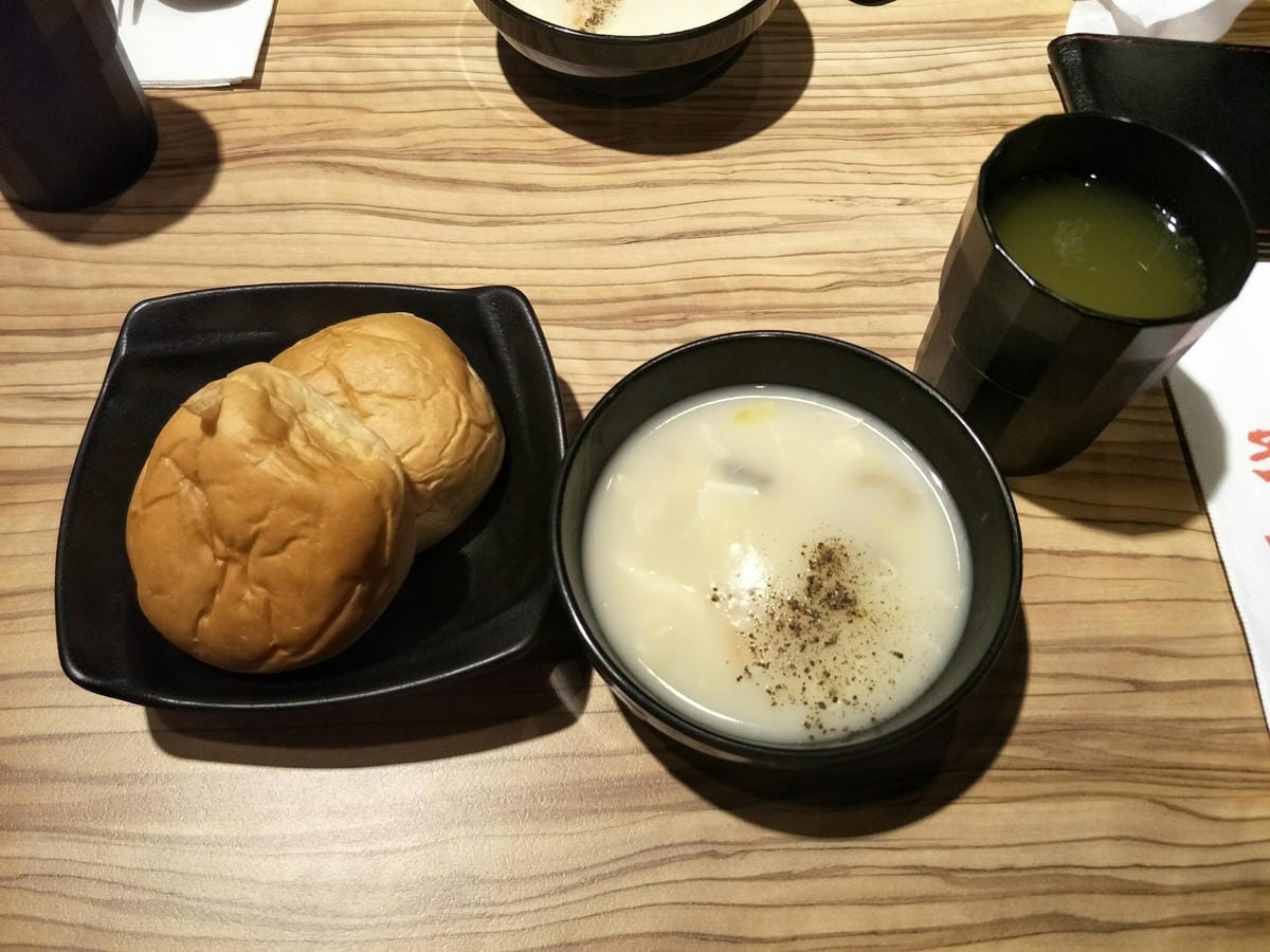 (新北新莊-美食)台式牛排教父-孫東寶~100%原肉主義超大塊牛排，新莊捷運站旁&附菜單