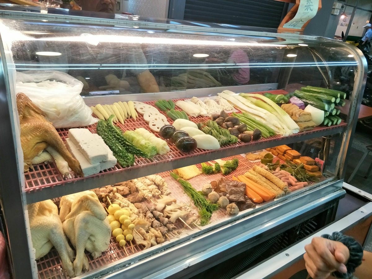 (新北新莊-美食)金雞母鹹水雞,平價、份量多~老闆很nice,靠近新莊運動公園。邊打棒球邊吃最對味!!!!!﹝已歇業﹞