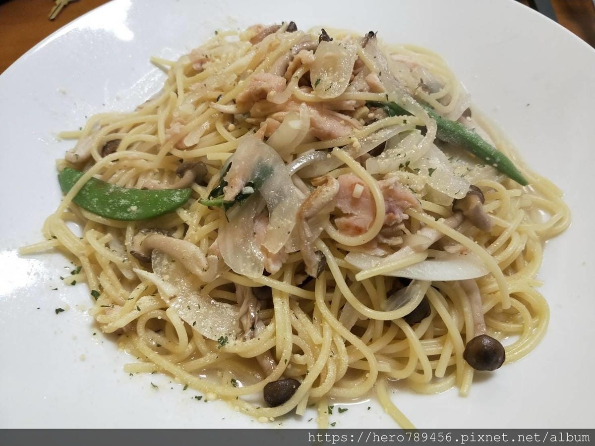 (新北新莊美食)小松果廚房,假日早午餐首選、義大利麵和早午餐with menu