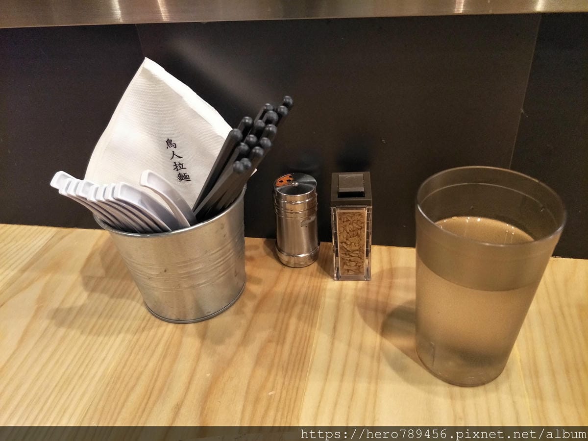 (台北西門美食)鳥人拉麵~Totto Ramen西門店~超厚切雞叉燒~東區排隊美食