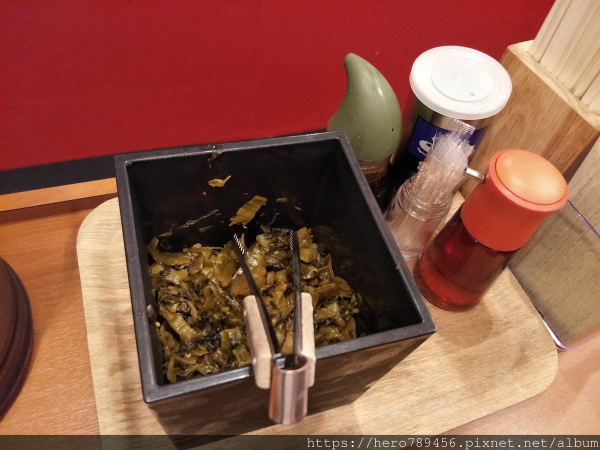 (沖繩那霸美食)暖暮拉麵牧志店，台灣人必吃拉麵~擊敗一蘭的九州拉麵冠軍