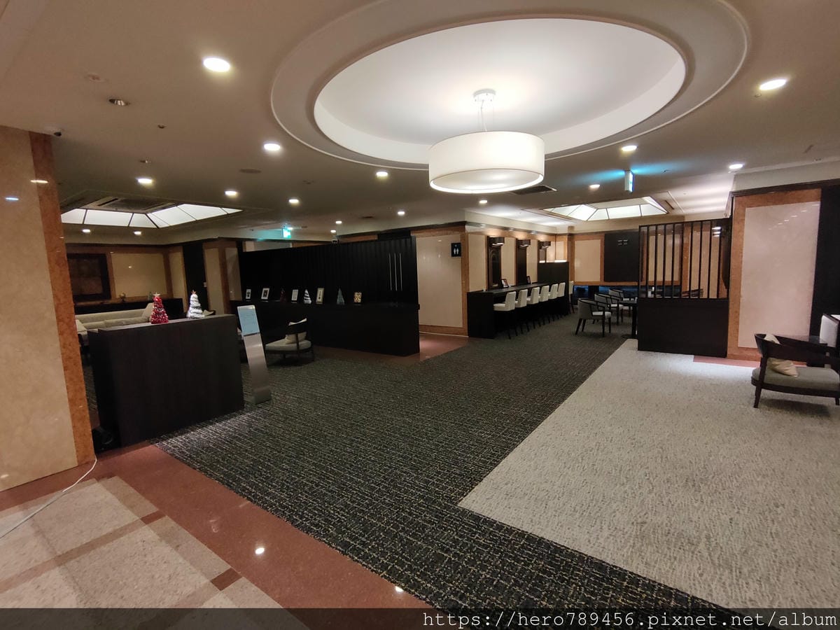 (北海道函館住宿)函館市喜來登福朋飯店,離函館站、函館朝市一分鐘。交通超級方便~~