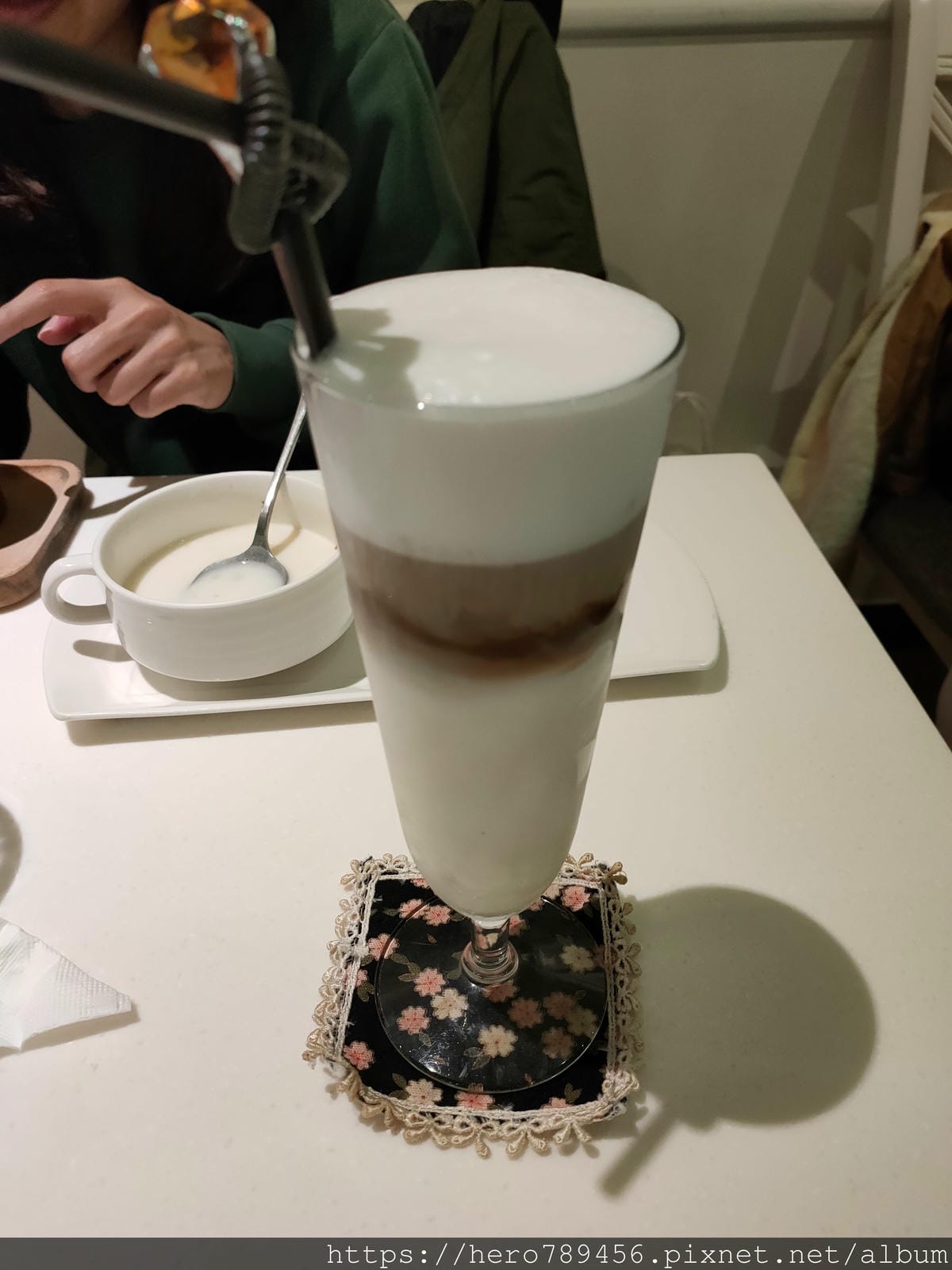 (台北西門美食)Oyami Cafe西門店- 西門町裡最受歡迎的下午茶店!!!義大利麵、燉飯、鬆餅……等等要什麼有什麼~~