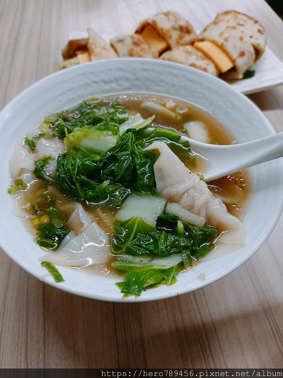 (新北板橋美食)板凳麵,隱身在板橋巷弄裡的眷村味,現點現擀的 (新北板橋美食)板凳麵,隱身在板橋巷弄裡的眷村味,現點現擀的