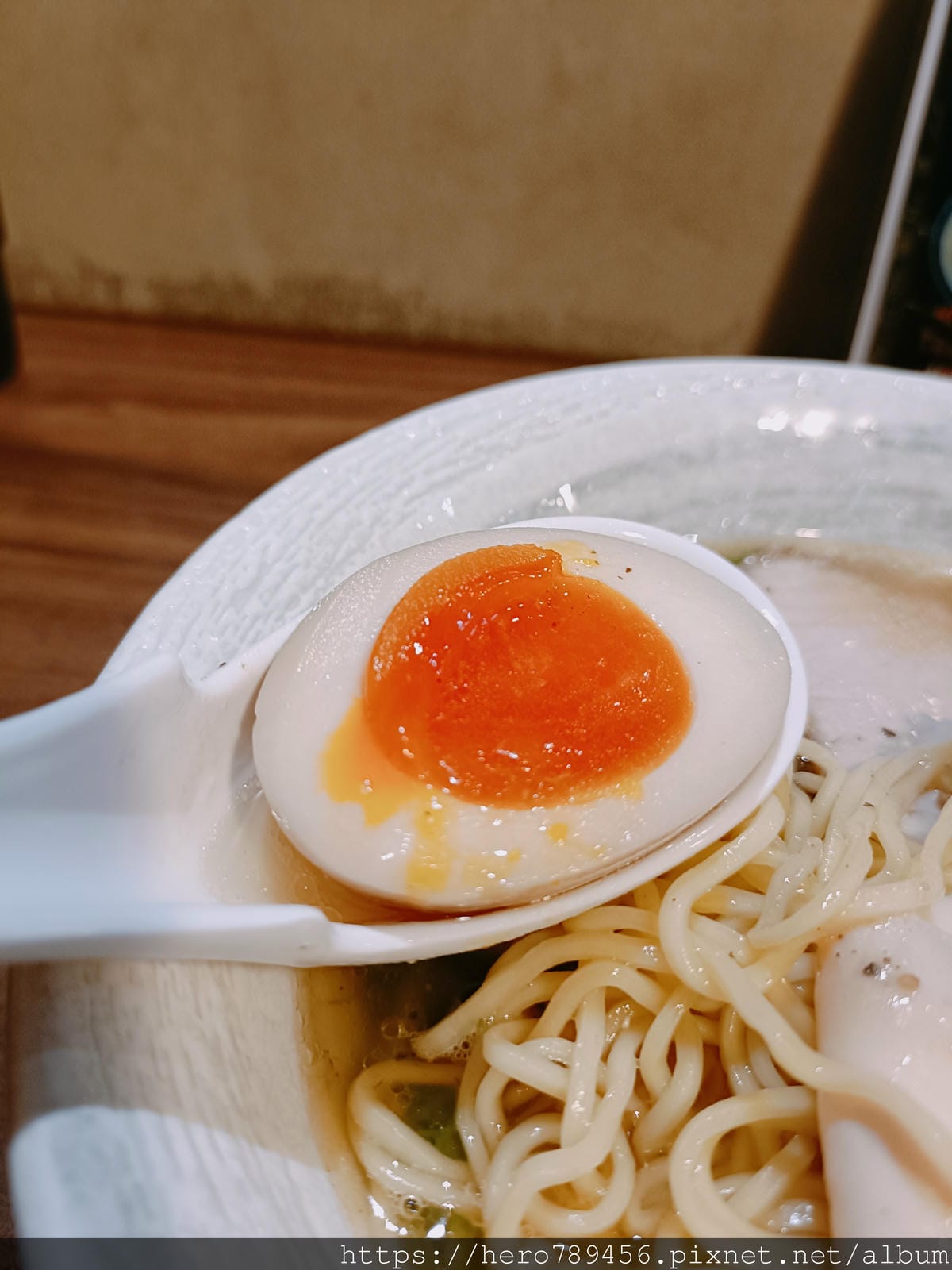 (台北萬華西門美食)吉天元拉麵,萬年商業大樓裡的平價排隊美食 (台北萬華西門美食)吉天元拉麵,萬年商業大樓裡的平價排隊美食