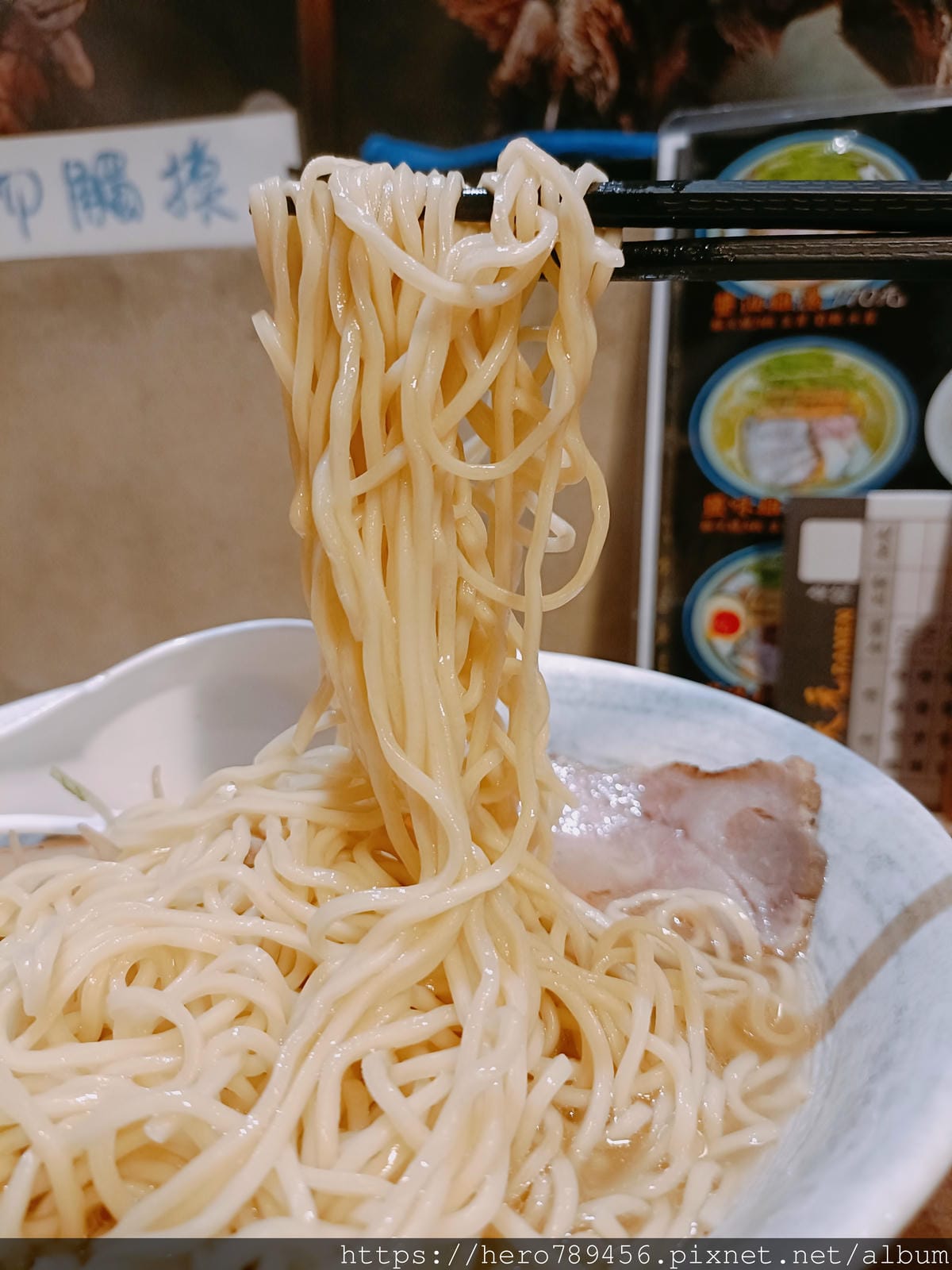 (台北萬華西門美食)吉天元拉麵,萬年商業大樓裡的平價排隊美食 (台北萬華西門美食)吉天元拉麵,萬年商業大樓裡的平價排隊美食