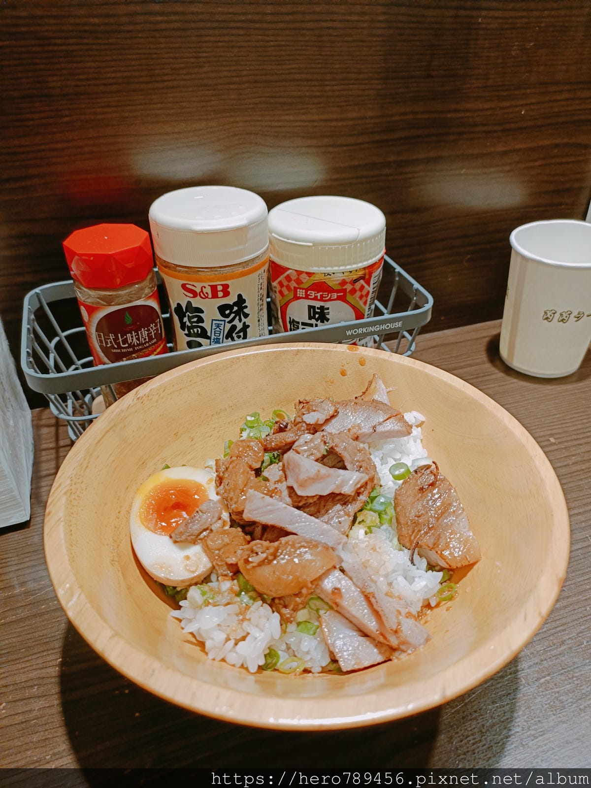 (台北萬華西門美食)芮芮ラーメン拉麵,這價格我還以為老闆是在 (台北萬華西門美食)芮芮ラーメン拉麵,這價格我還以為老闆是在