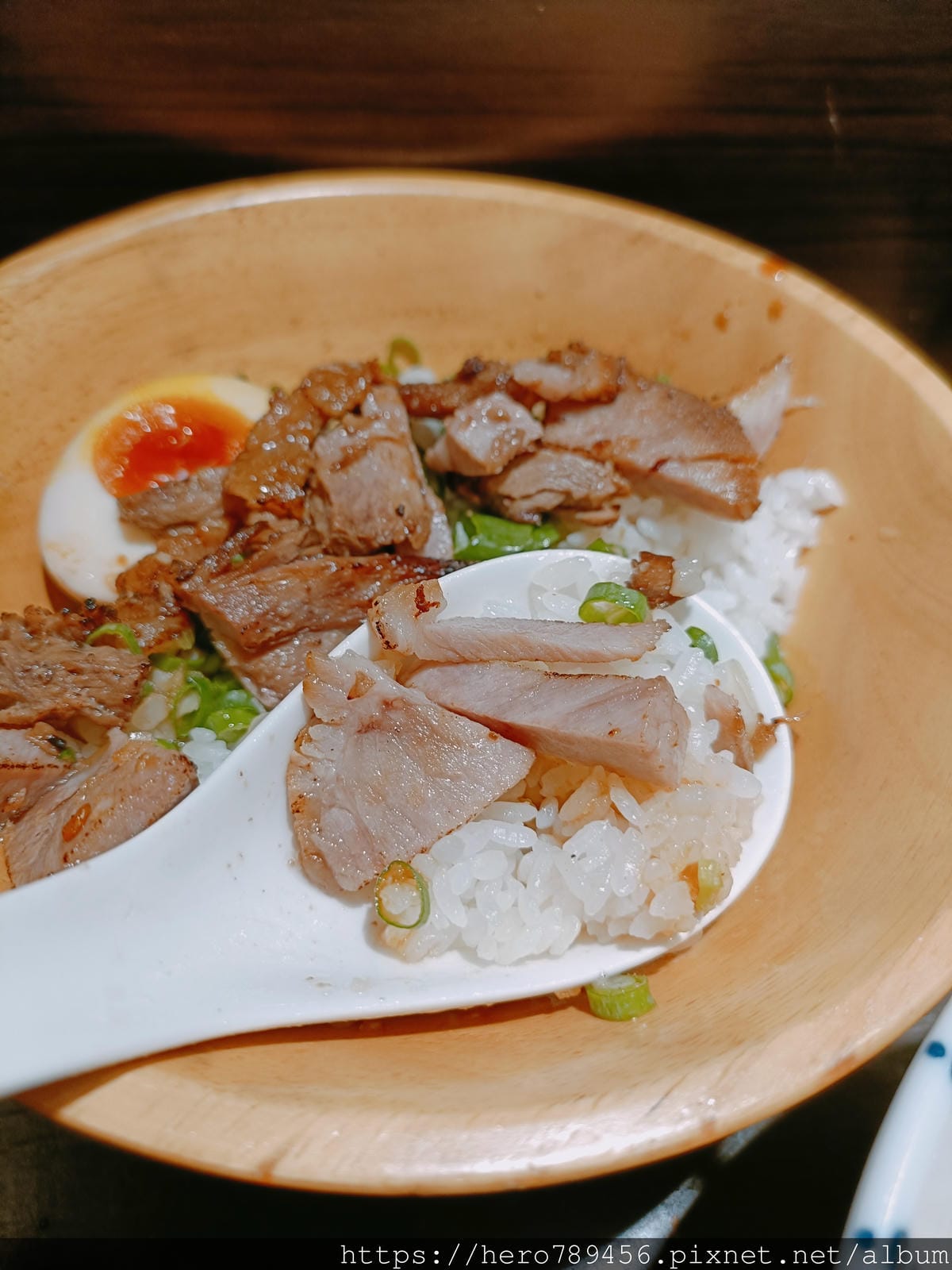 (台北萬華西門美食)芮芮ラーメン拉麵,這價格我還以為老闆是在 (台北萬華西門美食)芮芮ラーメン拉麵,這價格我還以為老闆是在