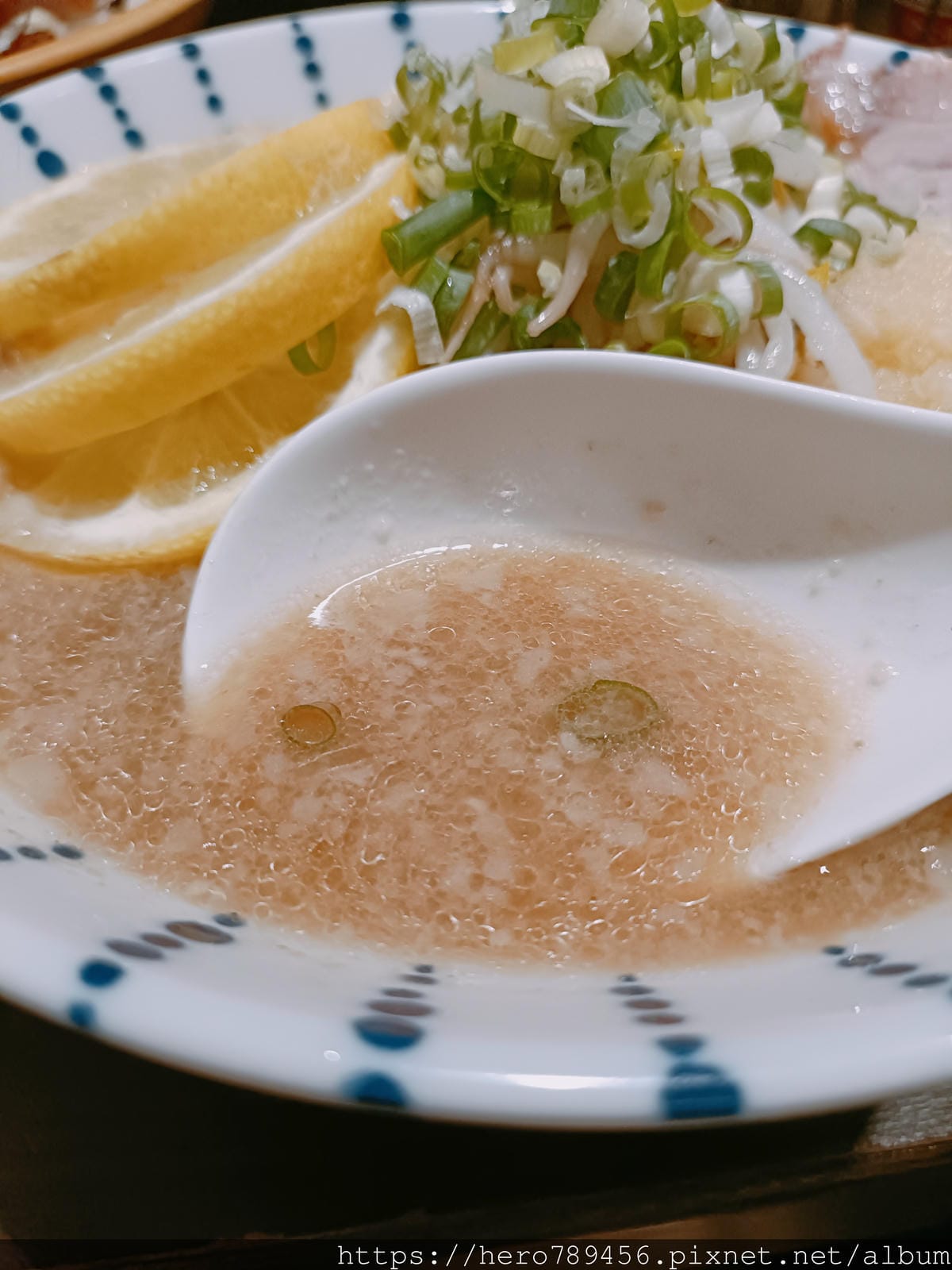 (台北萬華西門美食)芮芮ラーメン拉麵,這價格我還以為老闆是在 (台北萬華西門美食)芮芮ラーメン拉麵,這價格我還以為老闆是在