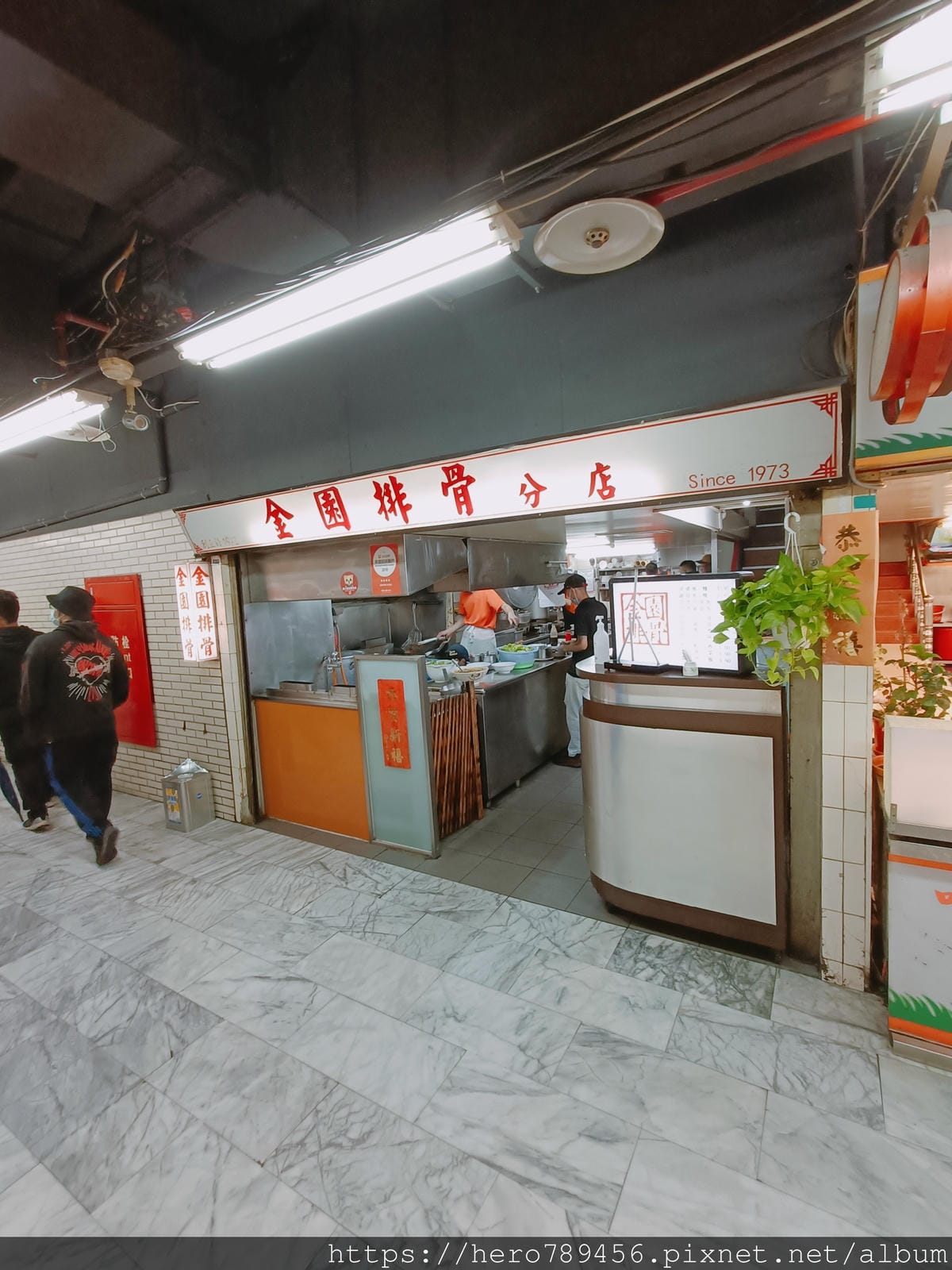 (台北萬華西門美食)金園排骨萬年店,西門町裡人氣爆棚的排骨飯 (台北萬華西門美食)金園排骨萬年店,西門町裡人氣爆棚的排骨飯