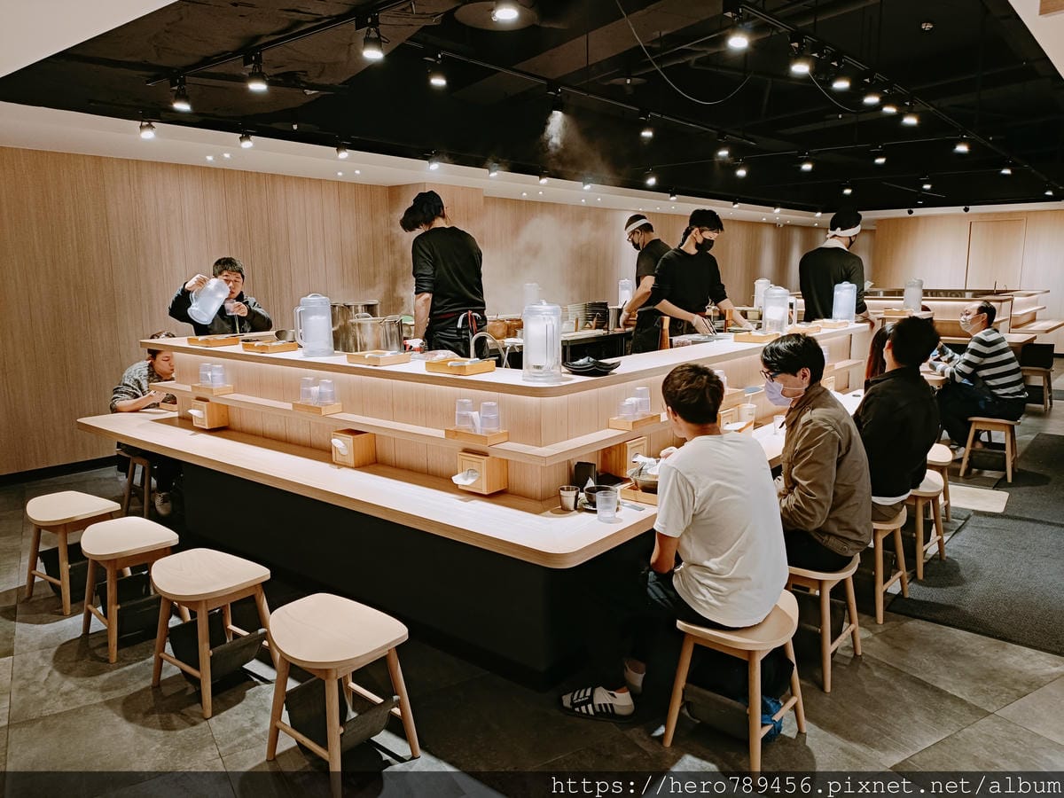 (新北新莊美食)熊越岳,新莊人氣拉麵新風貌,屋台華麗升級室內 (新北新莊美食)熊越岳,新莊人氣拉麵新風貌,屋台華麗升級室內