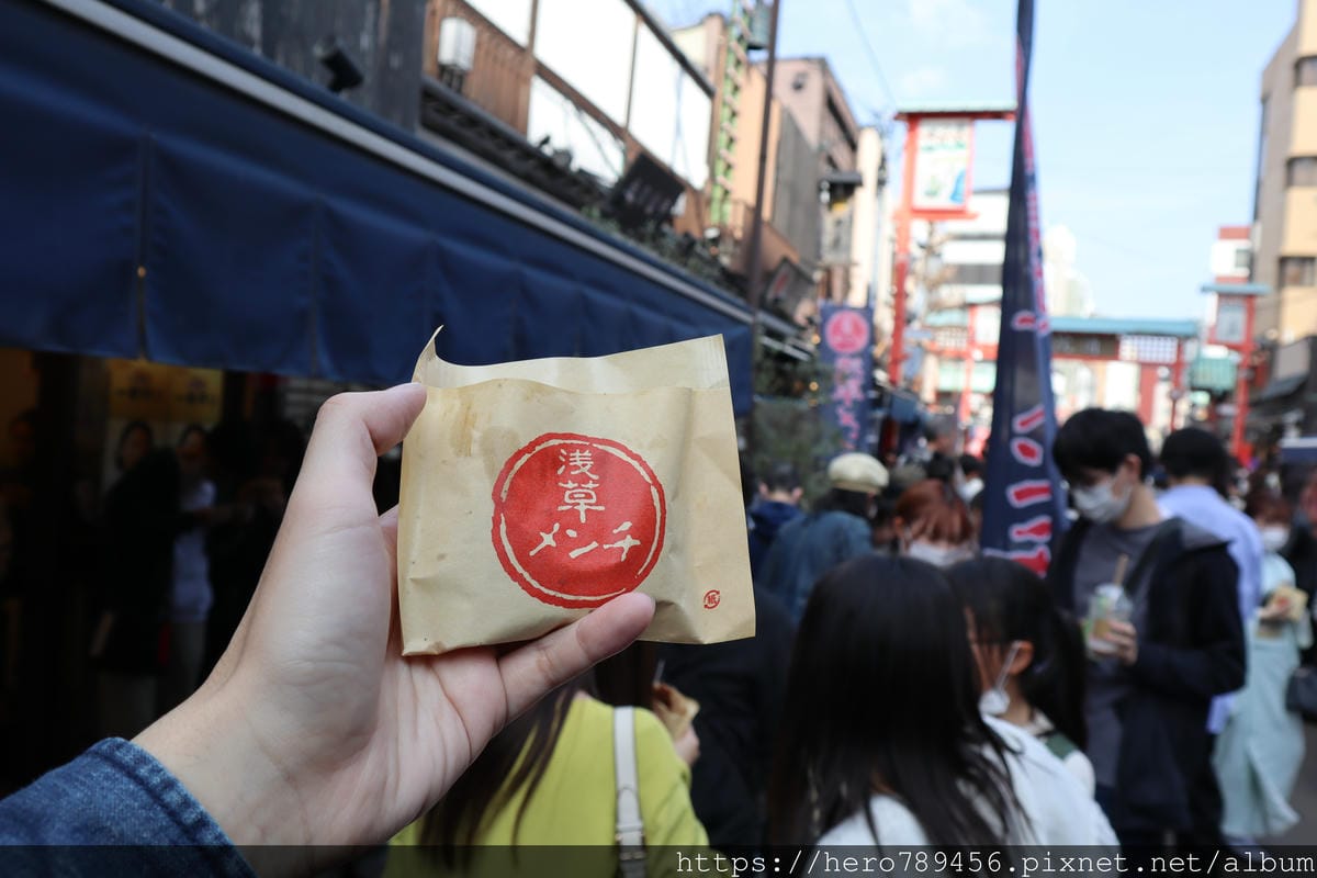 (日本東京淺草美食)浅草メンチ-淺草炸肉餅,現炸現賣的多汁肉 (日本東京淺草美食)浅草メンチ-淺草炸肉餅,現炸現賣的多汁肉