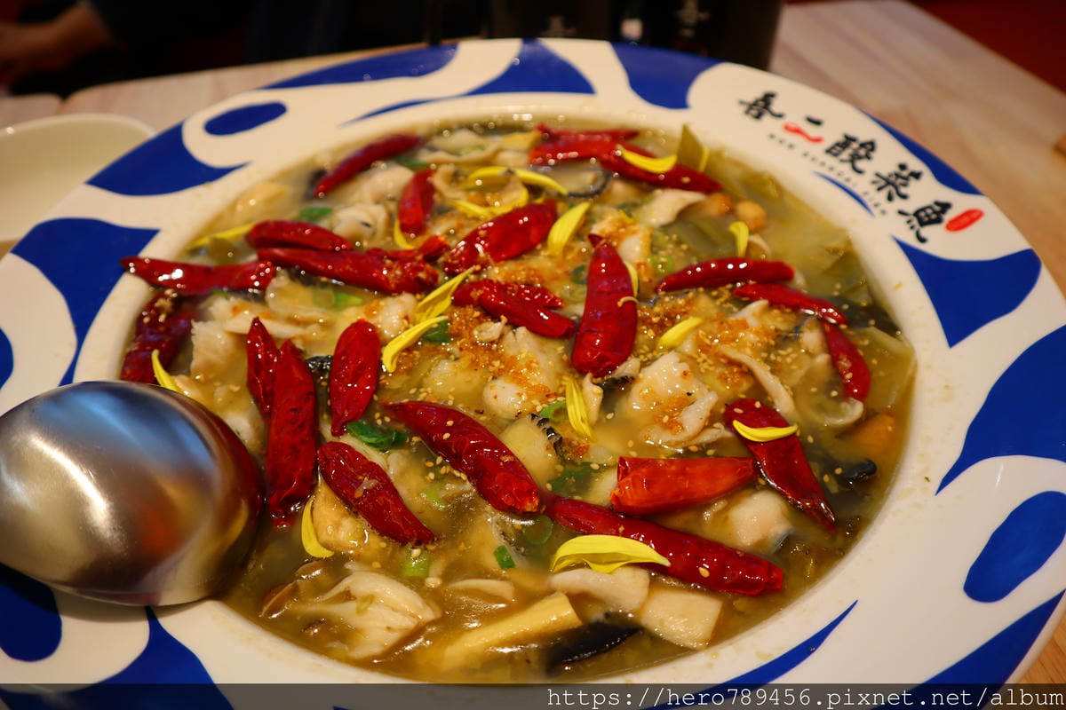 (台北大安美食)吾二酸菜魚，台北酸菜魚又+1，位在忠孝敦化的