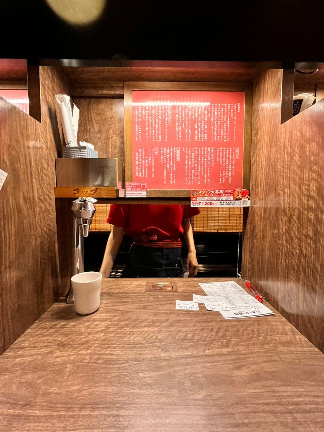 (福岡餐廳)一蘭 本社總本店,拉麵迷朝聖景點,24hrs營業 (福岡餐廳)一蘭 本社總本店,拉麵迷朝聖景點,24hrs營業