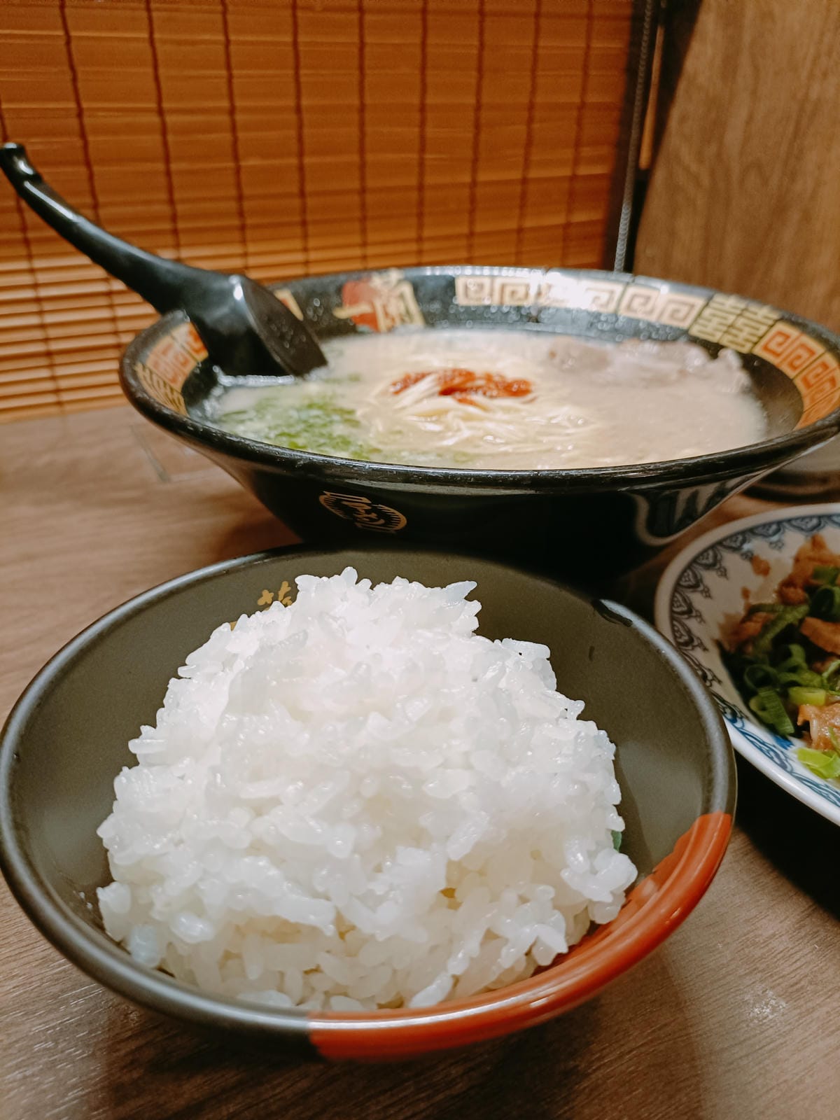 (福岡餐廳)一蘭 本社總本店,拉麵迷朝聖景點,24hrs營業 (福岡餐廳)一蘭 本社總本店,拉麵迷朝聖景點,24hrs營業