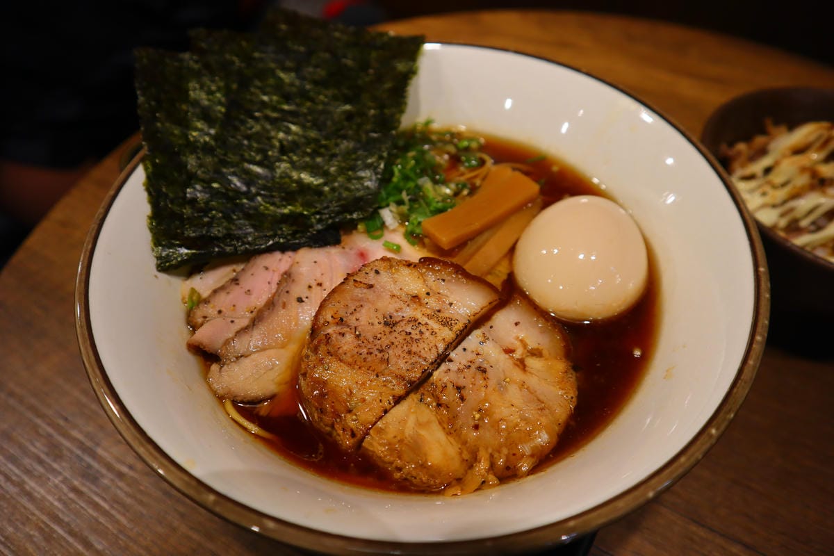 (台北中正美食)鷹流東京醤油拉麺蘭丸ranmaru-林森南路 (台北中正美食)鷹流東京醤油拉麺蘭丸ranmaru-林森南路