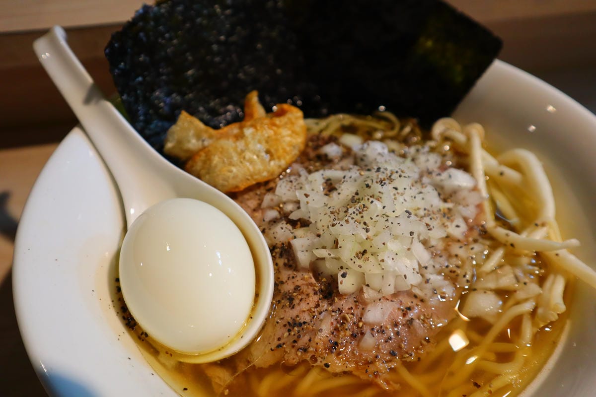 (新北板橋餐廳)宋囍拉麵 らーめん, 老闆有點像是鄰家大哥型 (新北板橋餐廳)宋囍拉麵 らーめん, 老闆有點像是鄰家大哥型