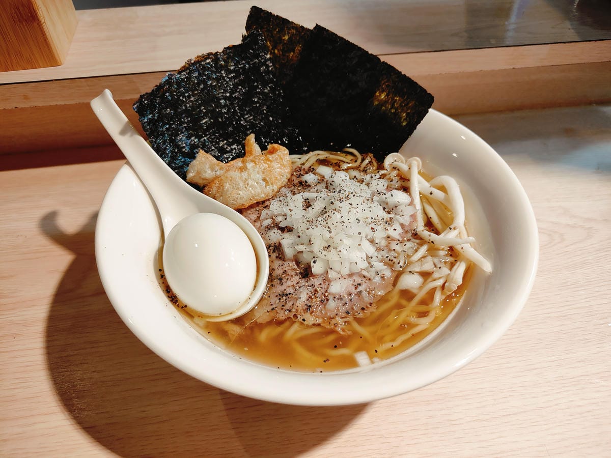 (新北板橋餐廳)宋囍拉麵 らーめん, 老闆有點像是鄰家大哥型 (新北板橋餐廳)宋囍拉麵 らーめん, 老闆有點像是鄰家大哥型