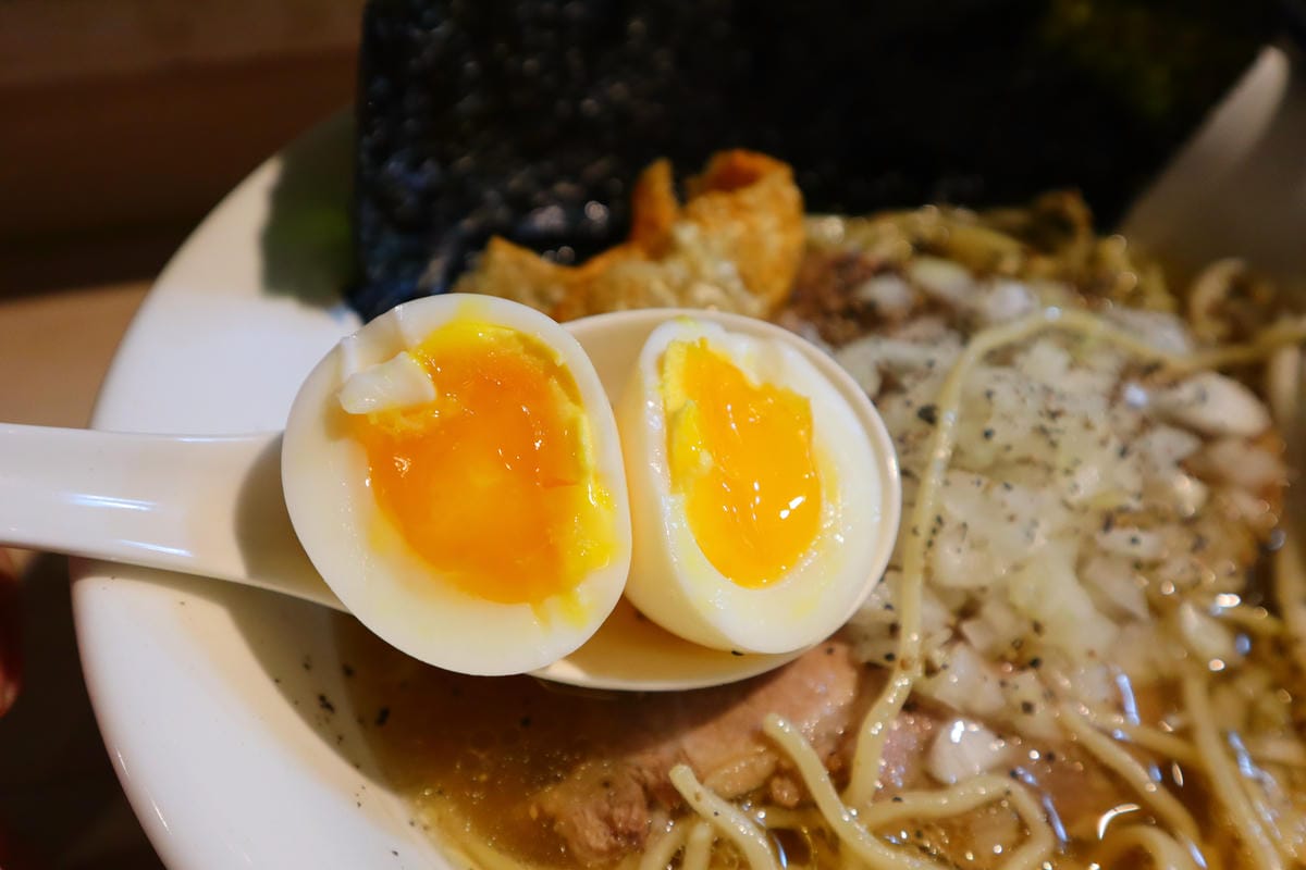 (新北板橋餐廳)宋囍拉麵 らーめん, 老闆有點像是鄰家大哥型 (新北板橋餐廳)宋囍拉麵 らーめん, 老闆有點像是鄰家大哥型