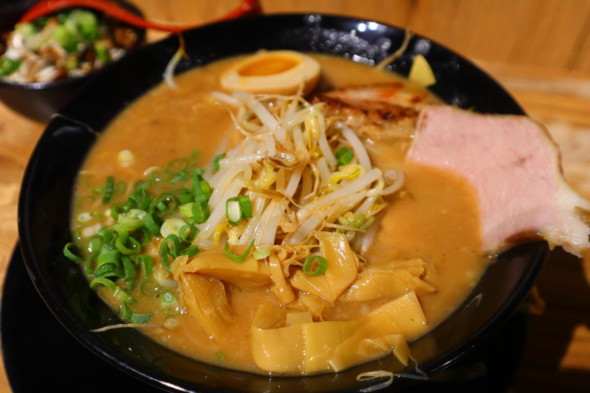 (新北板橋餐廳)豚人拉麵 板橋真龍店，$250就能品嘗到來自