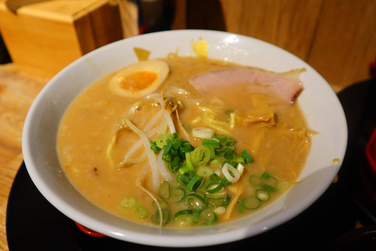 (新北板橋餐廳)豚人拉麵 板橋真龍店，$250就能品嘗到來自