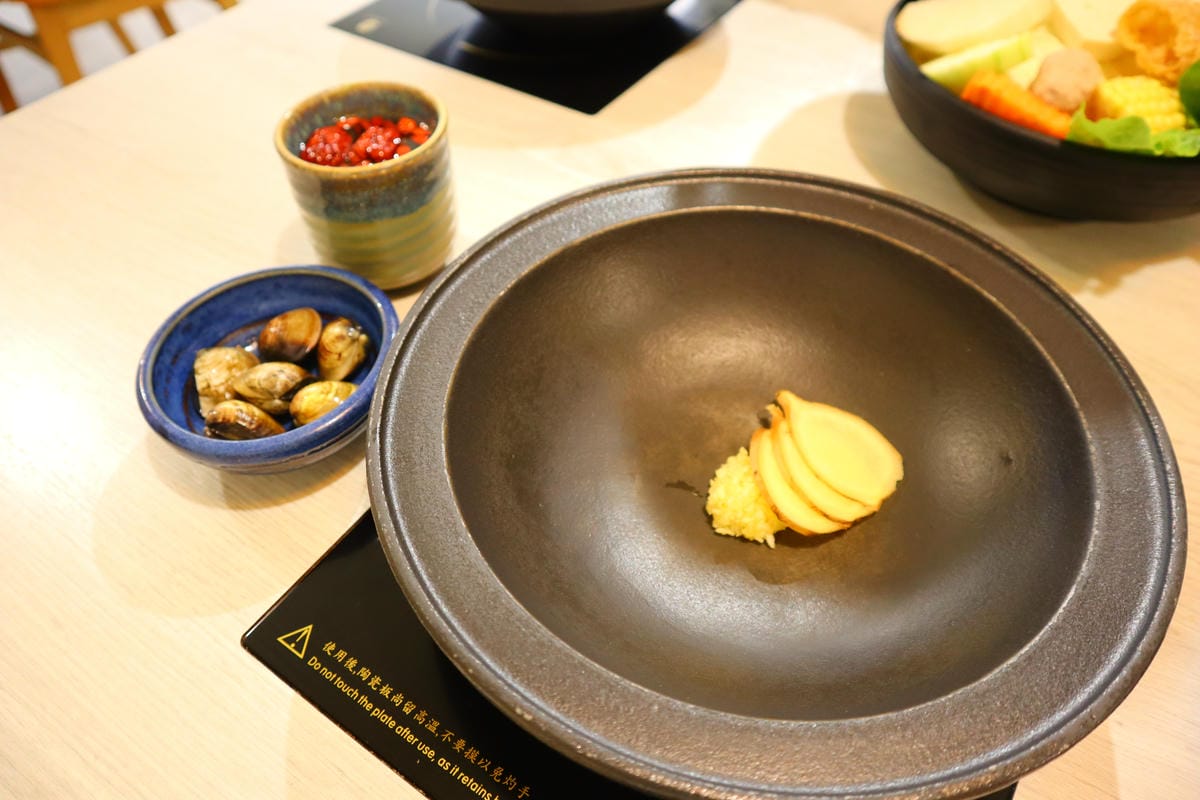 (台北信義美食)大利石頭火鍋, (台北信義美食)大利石頭火鍋,