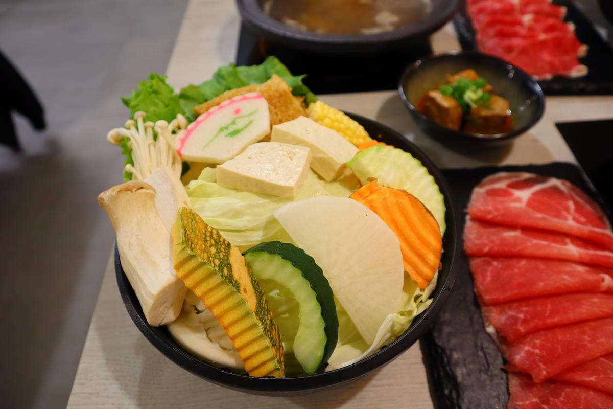 (台北信義美食)大利石頭火鍋, (台北信義美食)大利石頭火鍋,