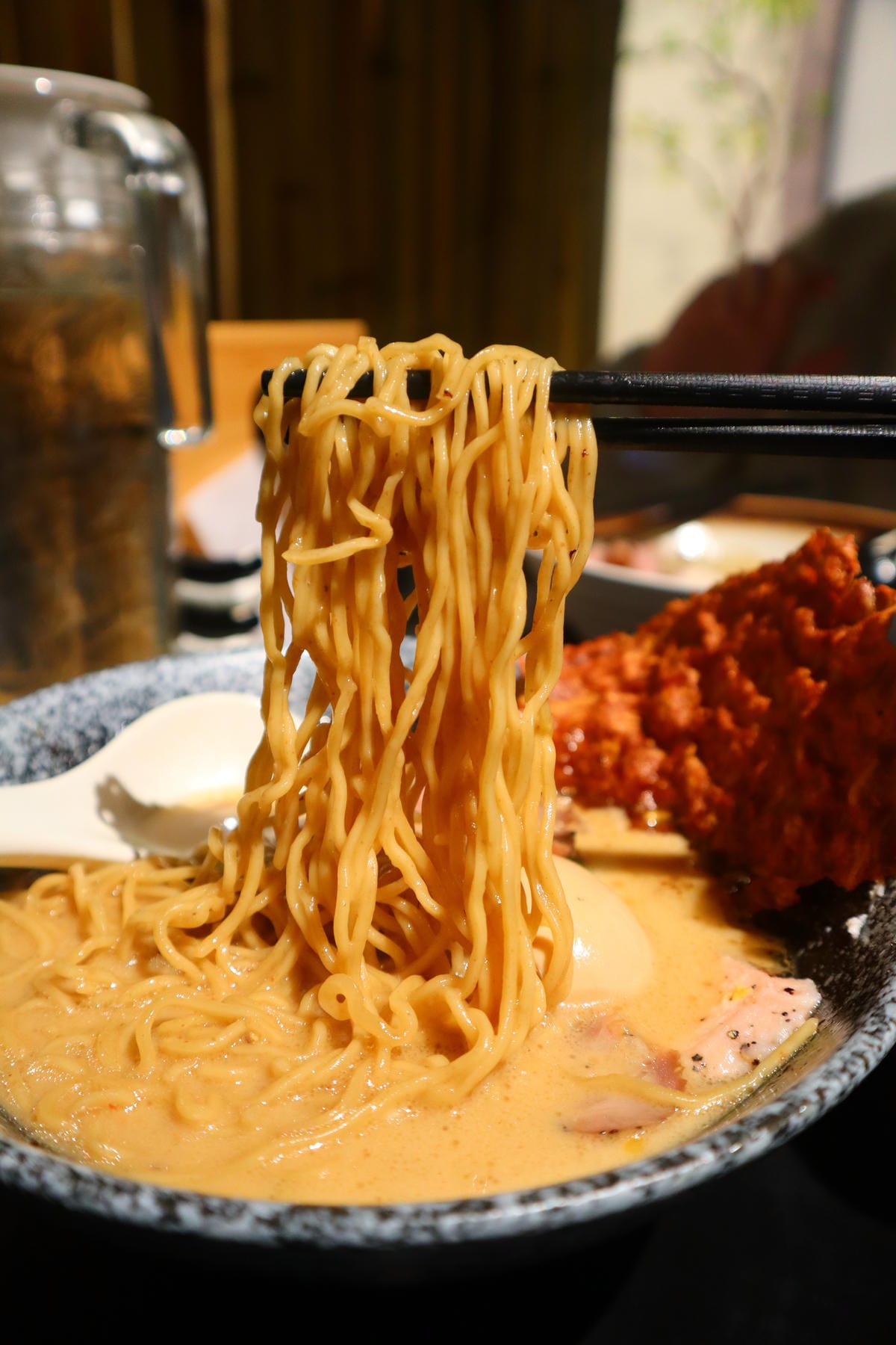 (台北中山餐廳)麒麟創作拉麵坊，2023年底新開的創作拉麵店