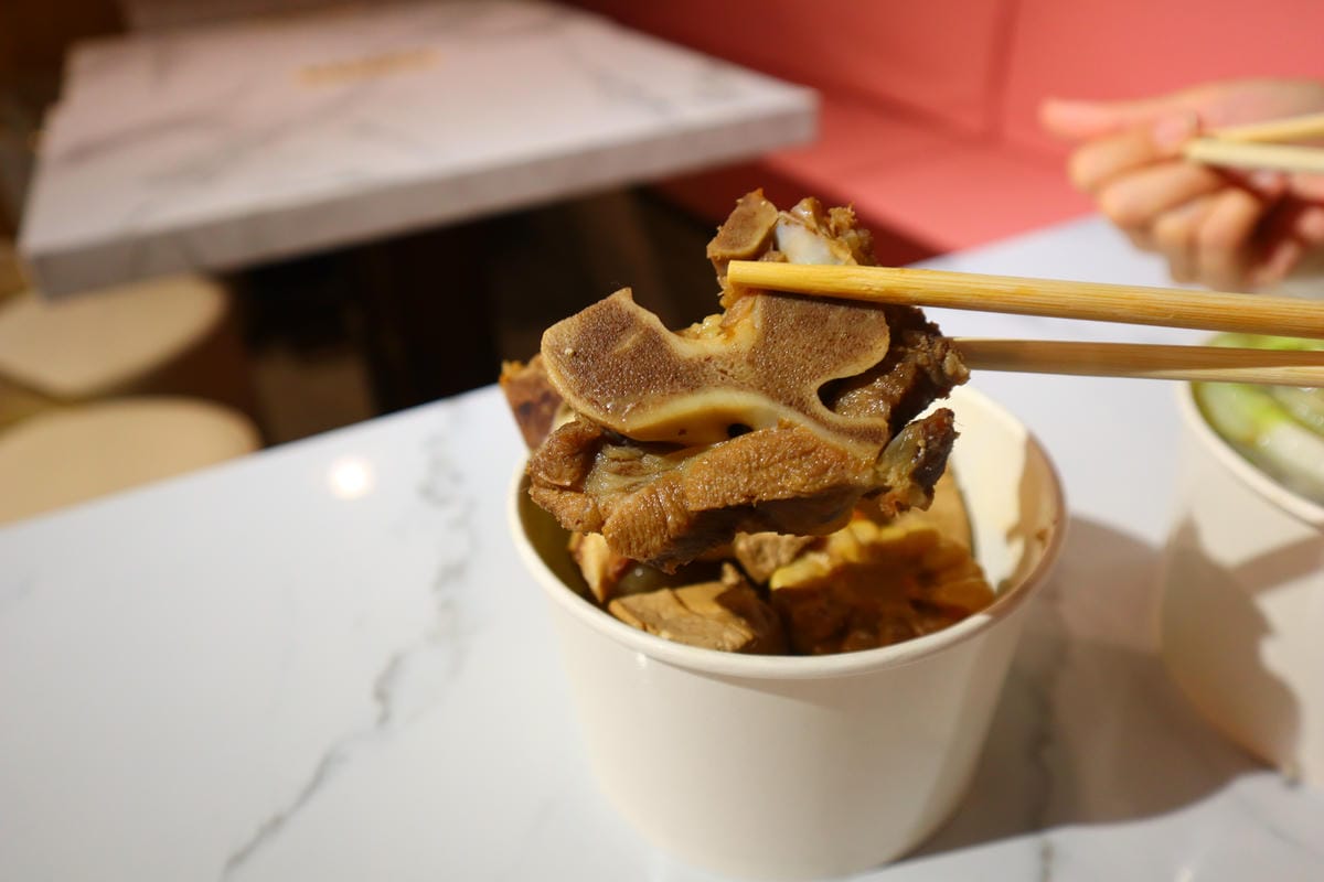 (新北新莊餐廳)麻入口(原:麻麻號),排骨鴨血豆腐專賣,首創 (新北新莊餐廳)麻入口(原:麻麻號),排骨鴨血豆腐專賣,首創