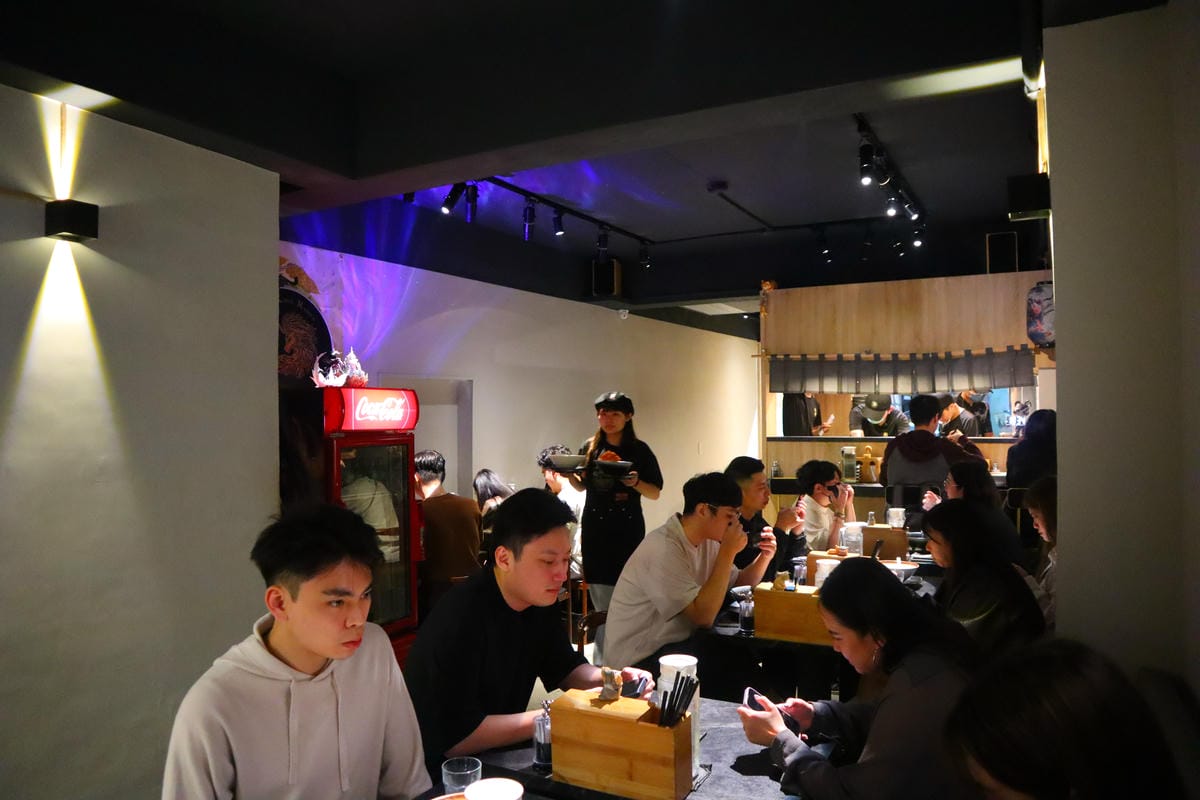(台北中山餐廳)麒麟創作拉麵坊，2023年底新開的創作拉麵店