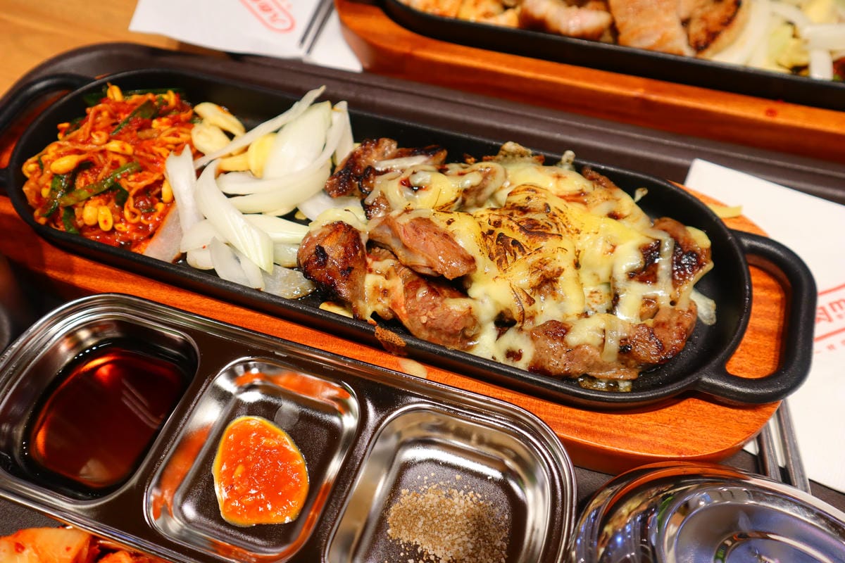 (新北新莊餐廳)八色烤肉mini-宏匯廣場店，宏匯廣場美食街