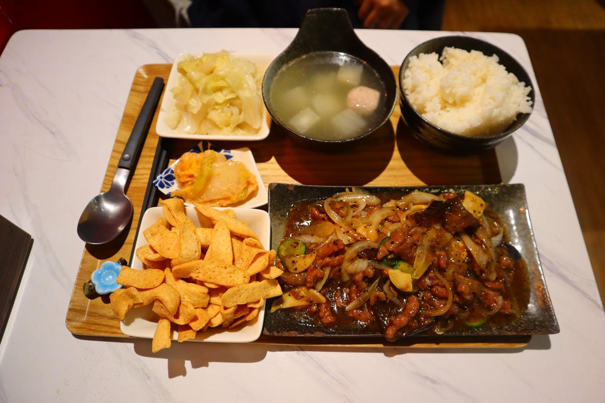 (台北萬華西門餐廳)紅巷 Red Alley 臺式餐點 Ta (台北萬華西門餐廳)紅巷 Red Alley 臺式餐點 Ta