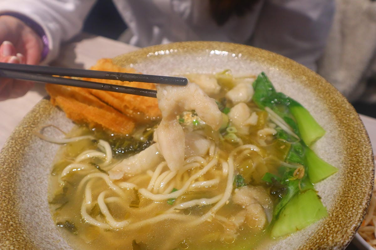 (新北板橋美食)韓酸菜魚麵館,一個人也可以吃的酸菜魚, (新北板橋美食)韓酸菜魚麵館,一個人也可以吃的酸菜魚,