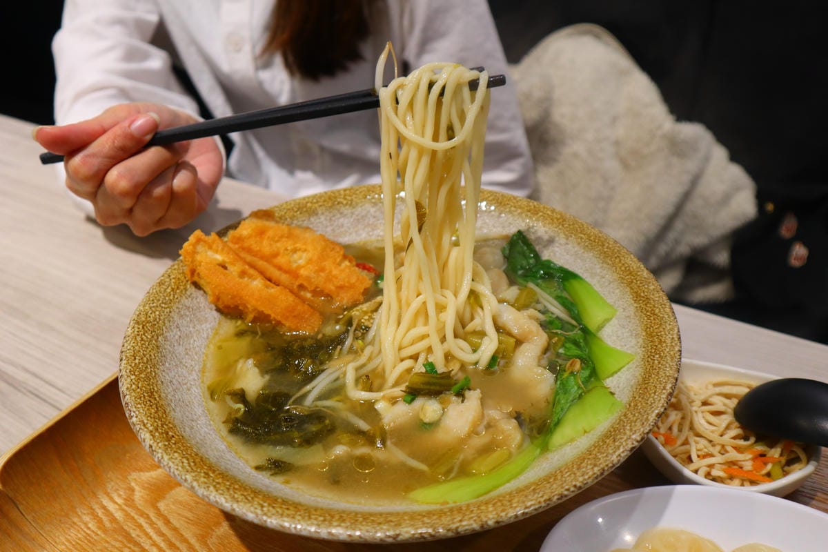 (新北板橋美食)韓酸菜魚麵館,一個人也可以吃的酸菜魚, (新北板橋美食)韓酸菜魚麵館,一個人也可以吃的酸菜魚,