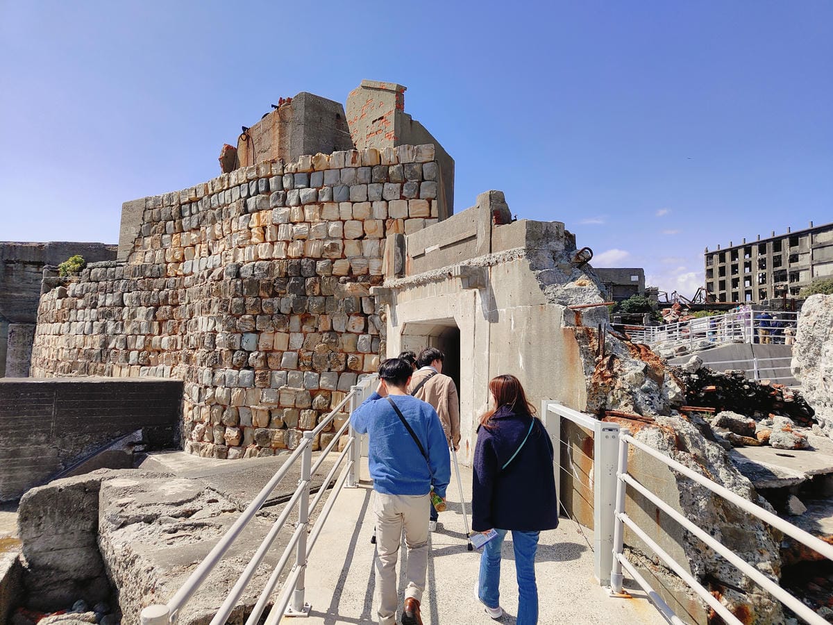 (長崎旅遊)長崎軍艦島遊船體驗,曾經是日本人口密度最高的地區 (長崎旅遊)長崎軍艦島遊船體驗,曾經是日本人口密度最高的地區