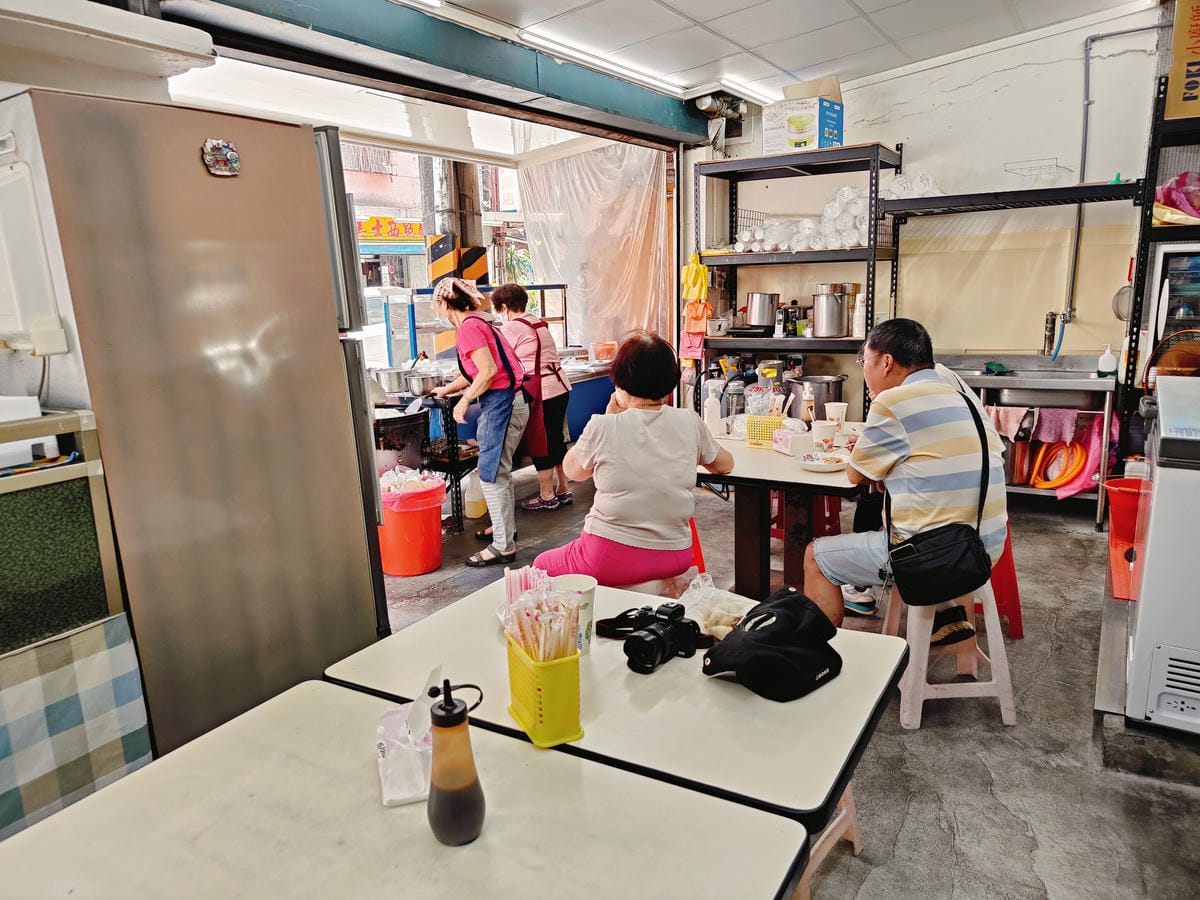 (新北板橋餐廳)粉漿蛋餅,在地板橋人首推的粉漿蛋餅,麵糊是由 (新北板橋餐廳)粉漿蛋餅,在地板橋人首推的粉漿蛋餅,麵糊是由