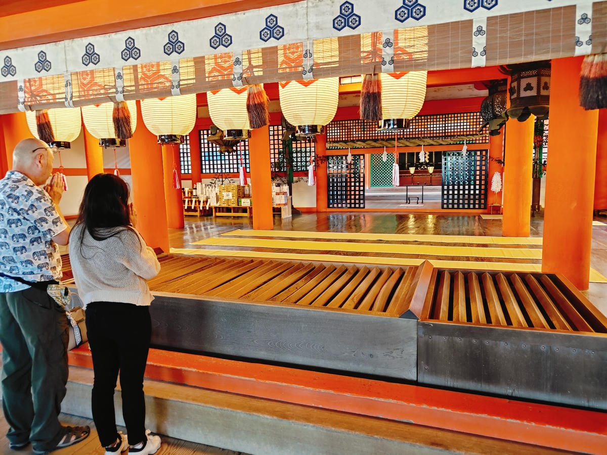 (廣島旅遊)嚴島神社,日本三大景之一,漂浮在海上的大鳥居,超 (廣島旅遊)嚴島神社,日本三大景之一,漂浮在海上的大鳥居,超