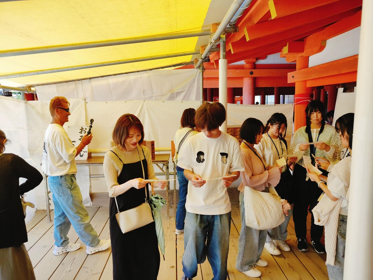 (廣島旅遊)嚴島神社,日本三大景之一,漂浮在海上的大鳥居,超 (廣島旅遊)嚴島神社,日本三大景之一,漂浮在海上的大鳥居,超