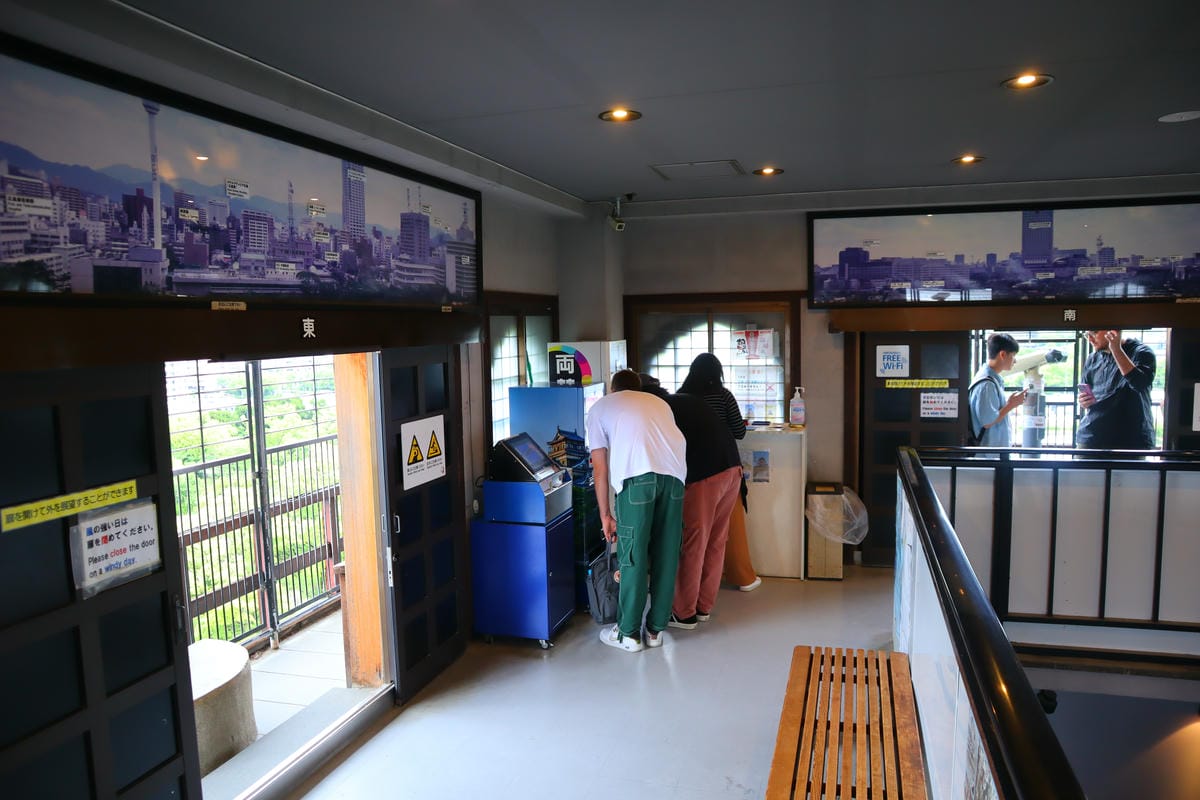 (廣島旅遊)廣島城、廣島護國神社,雖然是二戰後重建,但登上樓 (廣島旅遊)廣島城、廣島護國神社,雖然是二戰後重建,但登上樓