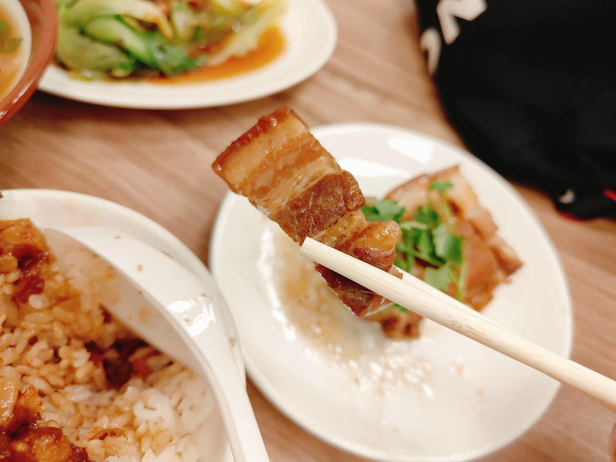 (新北新莊餐廳)大塊ㄟ魯肉飯,魯肉鹹香不油膩、排骨酥湯料多且 (新北新莊餐廳)大塊ㄟ魯肉飯,魯肉鹹香不油膩、排骨酥湯料多且