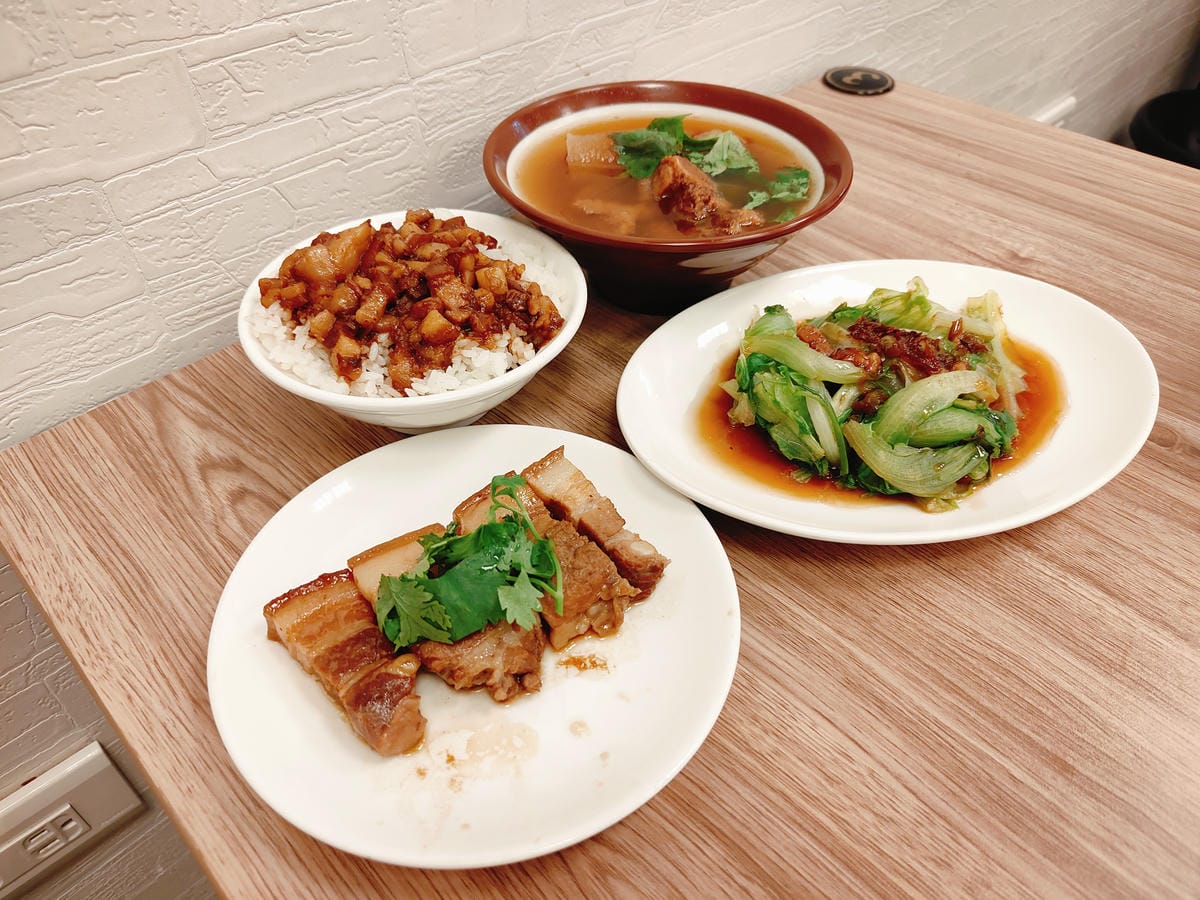 (新北新莊餐廳)大塊ㄟ魯肉飯,魯肉鹹香不油膩、排骨酥湯料多且 (新北新莊餐廳)大塊ㄟ魯肉飯,魯肉鹹香不油膩、排骨酥湯料多且