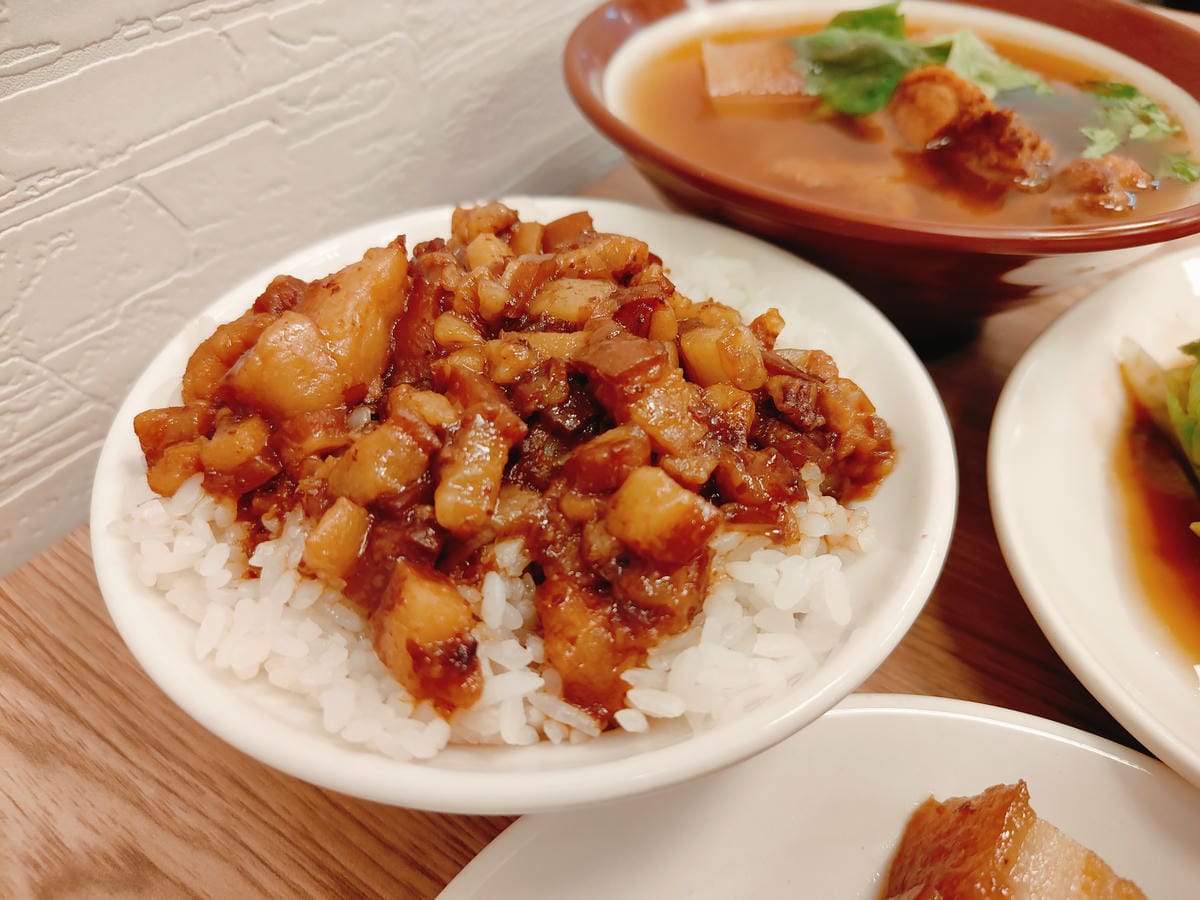 (新北新莊餐廳)大塊ㄟ魯肉飯,魯肉鹹香不油膩、排骨酥湯料多且 (新北新莊餐廳)大塊ㄟ魯肉飯,魯肉鹹香不油膩、排骨酥湯料多且