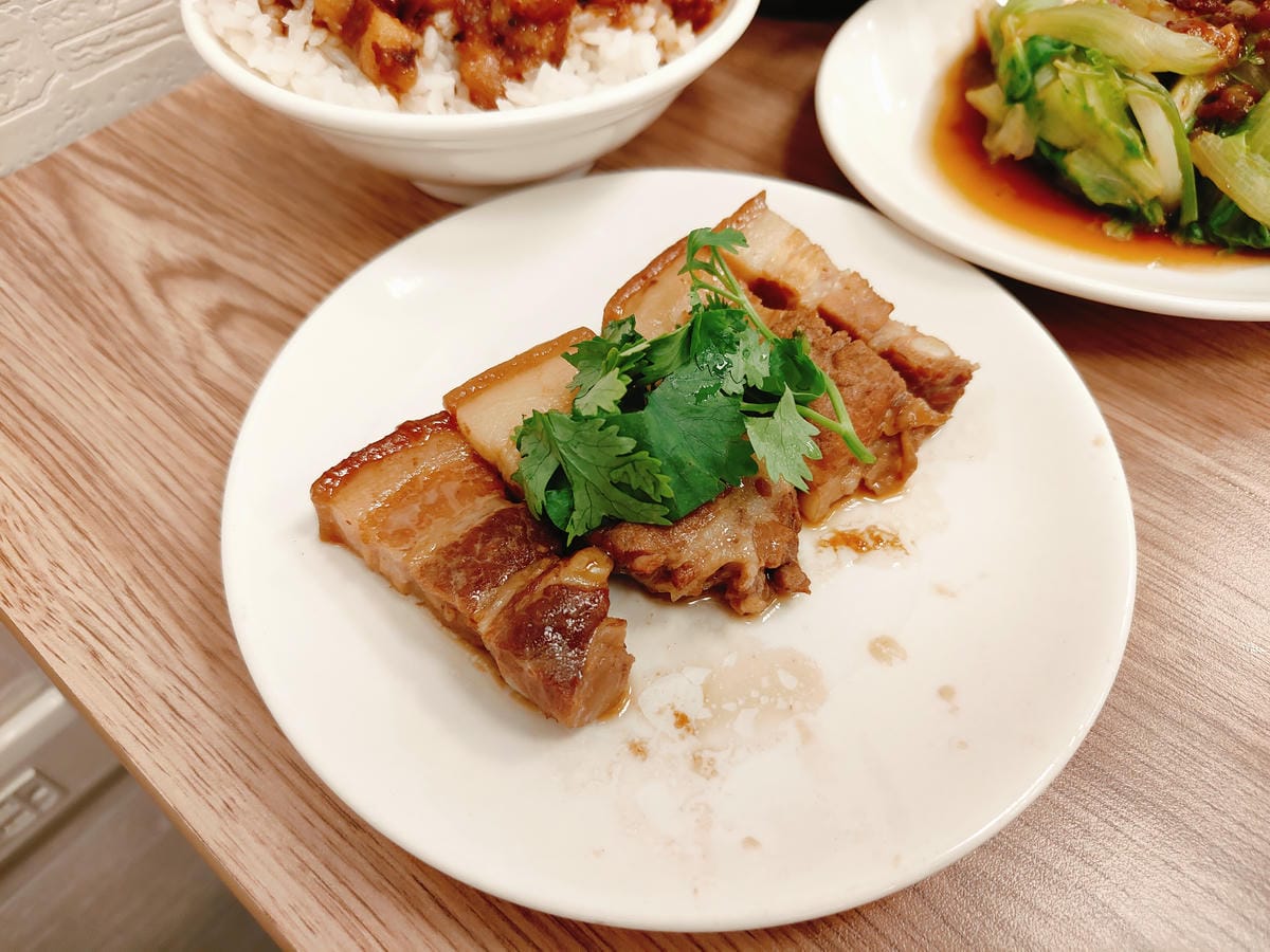 (新北新莊餐廳)大塊ㄟ魯肉飯,魯肉鹹香不油膩、排骨酥湯料多且 (新北新莊餐廳)大塊ㄟ魯肉飯,魯肉鹹香不油膩、排骨酥湯料多且