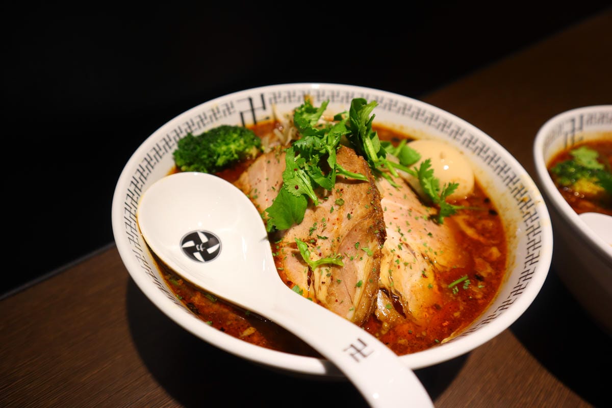 (台北萬華西門餐廳)卍力拉麵,來自日本人氣拉麵,湯頭是由14 (台北萬華西門餐廳)卍力拉麵,來自日本人氣拉麵,湯頭是由14