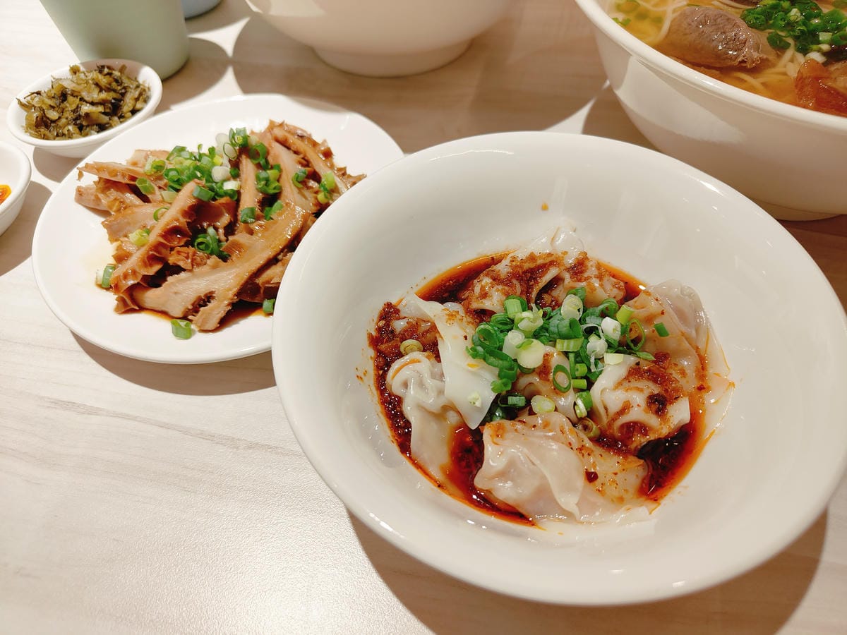 (新北板橋美食)吉米頁-紅燒牛肉麵,板橋牛肉麵推薦,小菜也都 (新北板橋美食)吉米頁-紅燒牛肉麵,板橋牛肉麵推薦,小菜也都