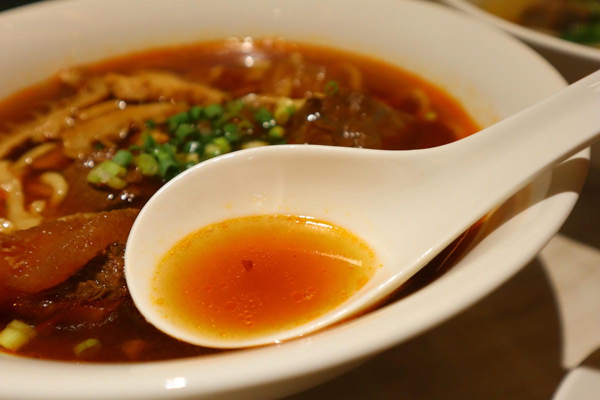 (新北板橋美食)吉米頁-紅燒牛肉麵,板橋牛肉麵推薦,小菜也都 (新北板橋美食)吉米頁-紅燒牛肉麵,板橋牛肉麵推薦,小菜也都