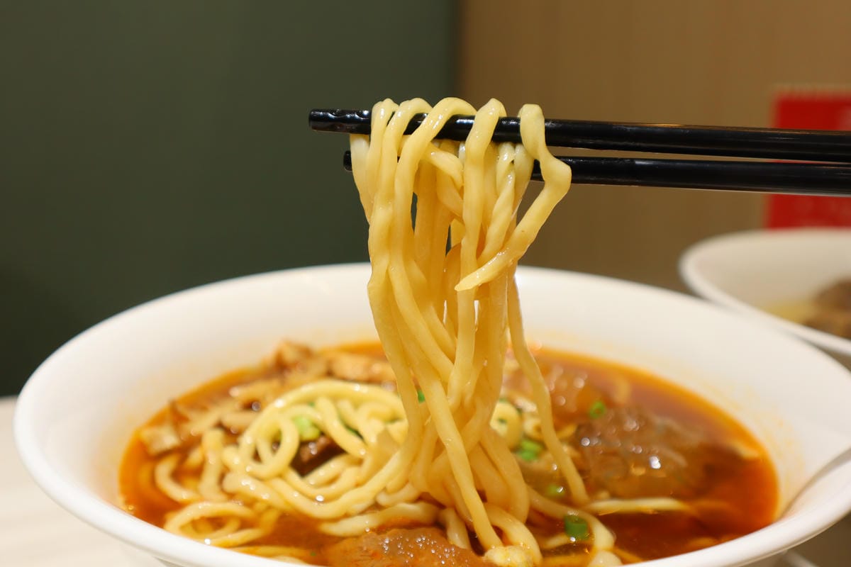 (新北板橋美食)吉米頁-紅燒牛肉麵,板橋牛肉麵推薦,小菜也都 (新北板橋美食)吉米頁-紅燒牛肉麵,板橋牛肉麵推薦,小菜也都