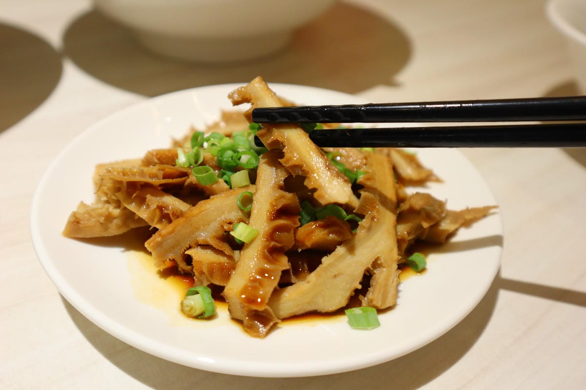 (新北板橋美食)吉米頁-紅燒牛肉麵,板橋牛肉麵推薦,小菜也都 (新北板橋美食)吉米頁-紅燒牛肉麵,板橋牛肉麵推薦,小菜也都