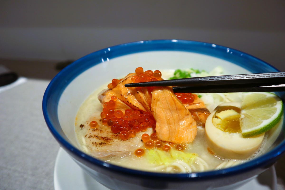 (新北板橋美食)創作麵坊鮭の大助-板橋店,使用100%鮭魚熬 (新北板橋美食)創作麵坊鮭の大助-板橋店,使用100%鮭魚熬