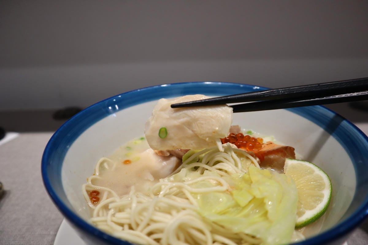 (新北板橋美食)創作麵坊鮭の大助-板橋店,使用100%鮭魚熬 (新北板橋美食)創作麵坊鮭の大助-板橋店,使用100%鮭魚熬